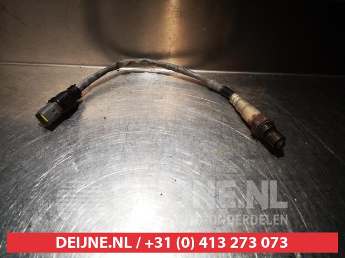Gebruikte Lambda Sonde Kia Carens II (FJ) 1.6i 16V Prijs € 35,00 Margeregeling aangeboden door V.Deijne Jap.Auto-onderdelen BV