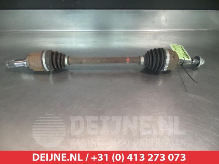 Mitsubishi Space Star Antriebswelle links vorne O318083