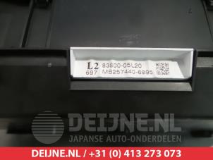 Toyota Avensis Tacho - Kombiinstrument KM O305200 foto 3