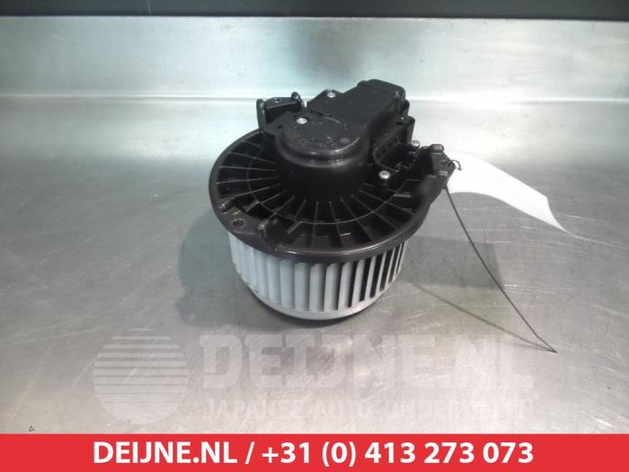 Toyota Urban Cruiser Kachel Ventilatiemotor O367442