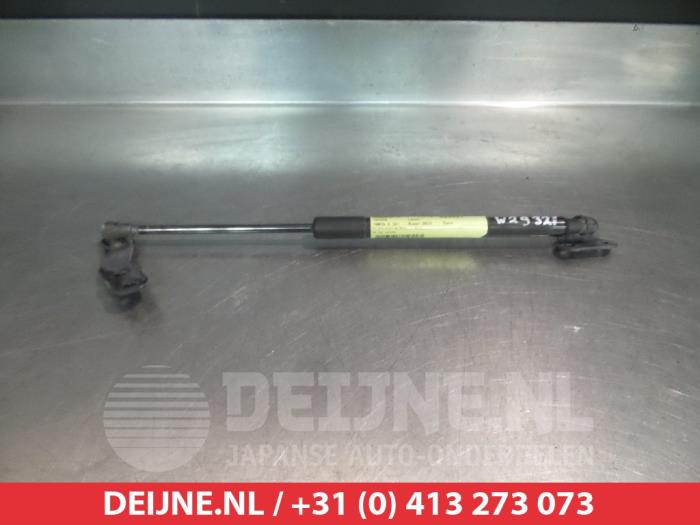 Toyota Yaris Gasdemper links-achter O294497