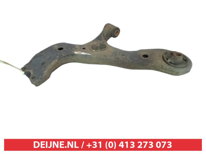 Toyota Avensis Draagarm onder links-voor O381877