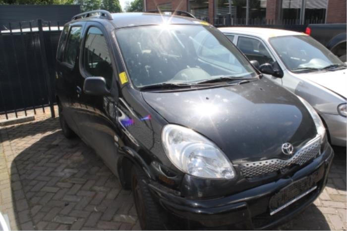 Toyota Yaris Verso Portier 4Deurs rechts-voor O273697