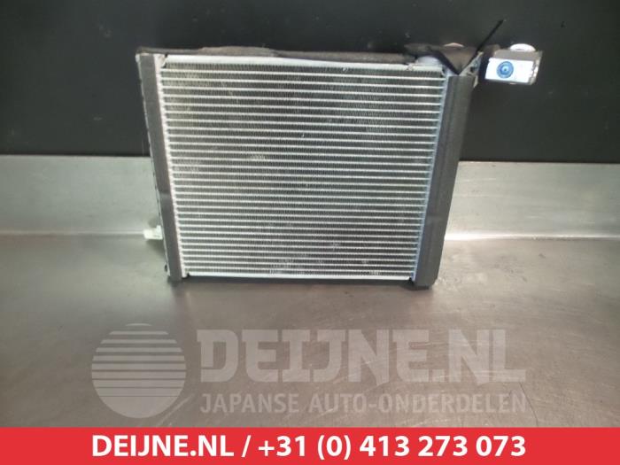 Toyota Verso-S Aircoverdamper O346166