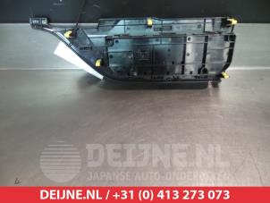 Toyota Auris Kachel Bedieningspaneel O306410 foto 2