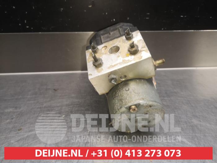 Gebruikte ABS Pomp Nissan Terrano II (R20/TR50) 3.0 Di 16V Prijs € 25,00 Margeregeling aangeboden door V.Deijne Jap.Auto-onderdelen BV