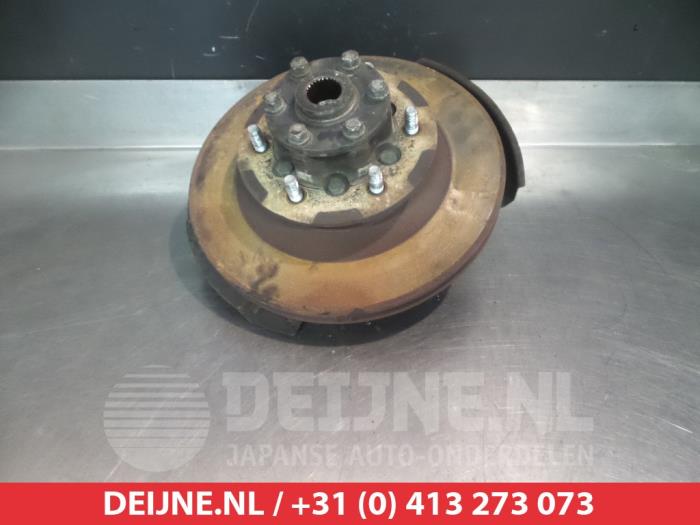Mitsubishi Pajero Fusee links-voor O390081