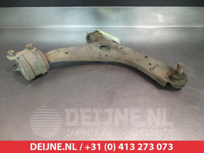 Mazda 5 Draagarm onder rechts-voor O382052