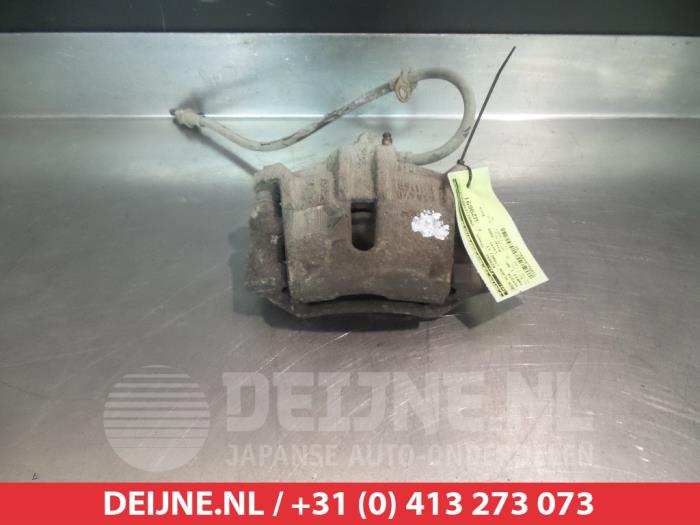 Toyota Yaris Remklauw (Tang) links-voor O325582
