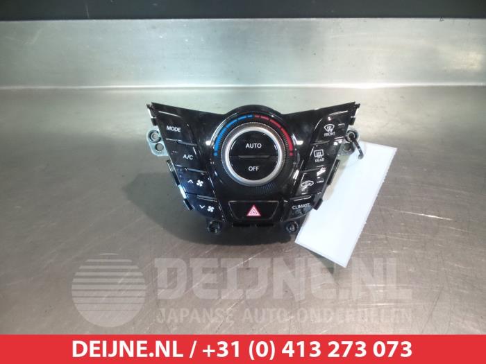 Hyundai Veloster Kachel Bedieningspaneel O305524
