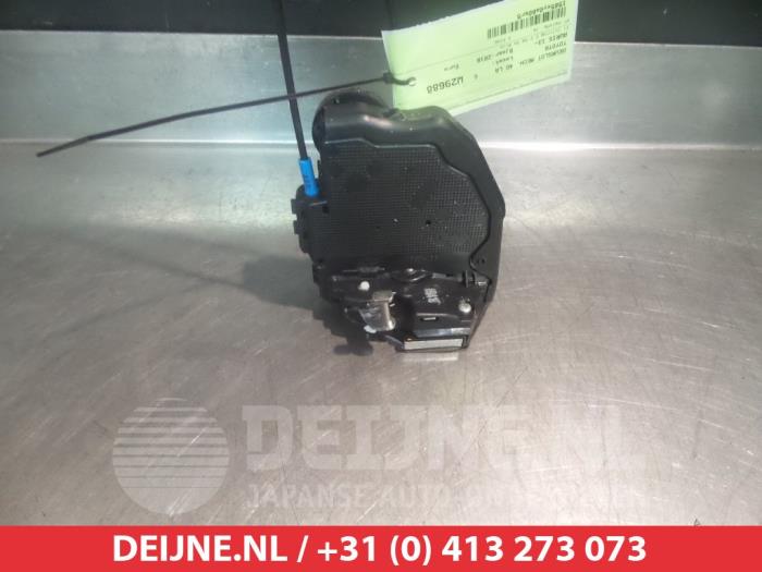 Toyota Auris Türschlossmechanik 4-türig links hinten O280581