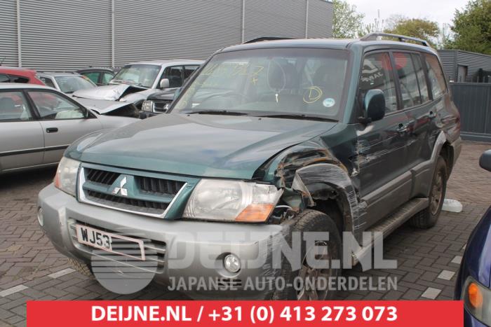 Mitsubishi Pajero Mistlamp links-voor O242449
