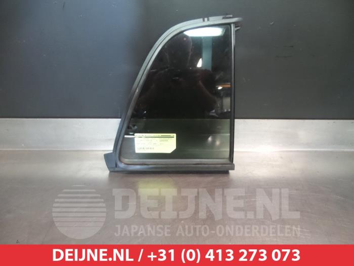 Toyota Urban Cruiser Driehoeks Ruit rechts-achter O290178