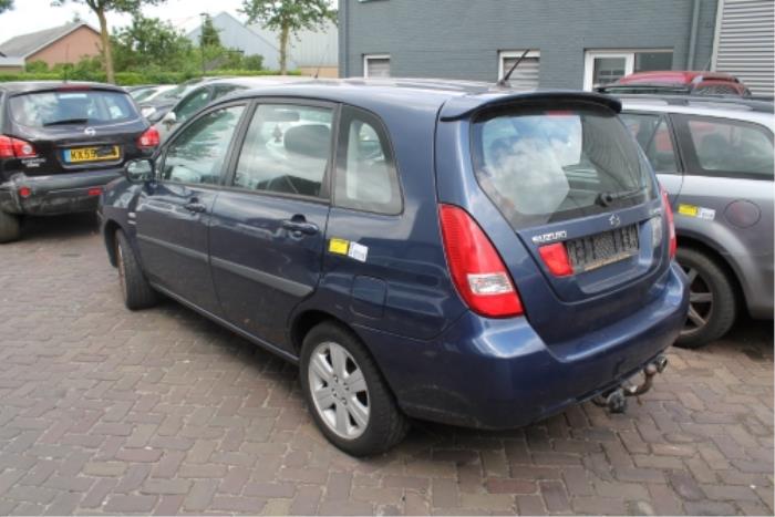 Suzuki Liana Tür 4-türig links vorne O272773