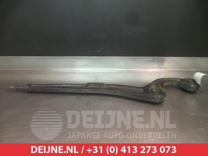 Nissan Patrol Draagarm onder rechts-voor O382220