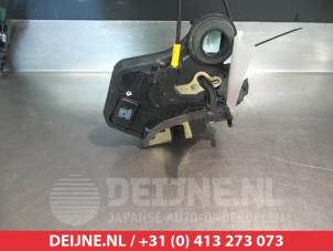 Toyota Corolla Deurslot Mechaniek 4Deurs links-achter O280538 foto 2
