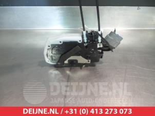 Nissan X-Trail Deurslot Mechaniek 4Deurs links-achter O280151 foto 2