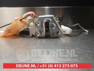 Toyota Aygo Deurslot Mechaniek 4Deurs links-voor O279937 foto 4