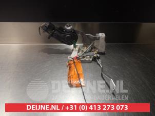 Toyota Aygo Deurslot Mechaniek 4Deurs links-voor O279937 foto 2