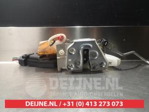 Toyota Aygo Deurslot Mechaniek 4Deurs links-voor O279937 foto 3