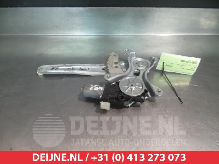 Suzuki SX-4 Ruitmechaniek 4Deurs links-achter O290872