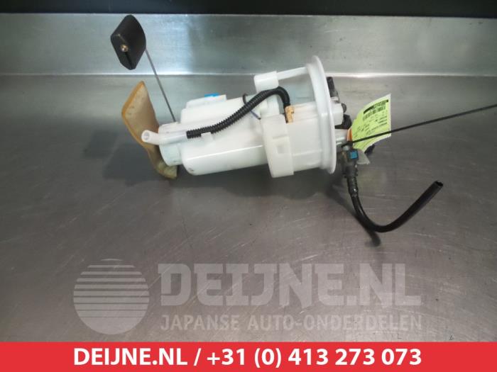 Gebruikte Tank element Pomp Hyundai Accent 1.6i 16V Prijs € 50,00 Margeregeling aangeboden door V.Deijne Jap.Auto-onderdelen BV