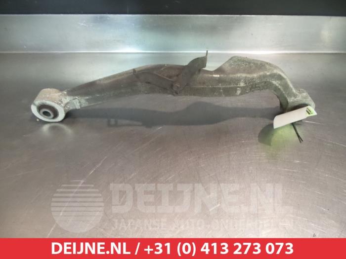 Nissan Qashqai Draagarm rechts-achter O384202