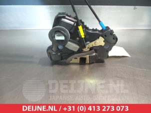 Toyota Corolla Door lock mechanism 4-door, front left O279860 photo 2