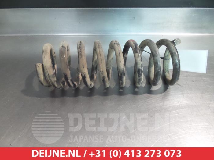 Suzuki Grand Vitara Veerschroef voor O324300