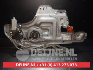 Gebruikte Raammechaniek 4Deurs rechts-voor Hyundai Trajet 2.0 CRDi 16V Prijs € 35,00 Margeregeling aangeboden door V.Deijne Jap.Auto-onderdelen BV