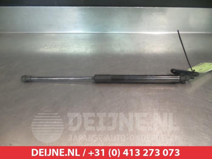 Toyota Auris Rear gas strut, right O295498