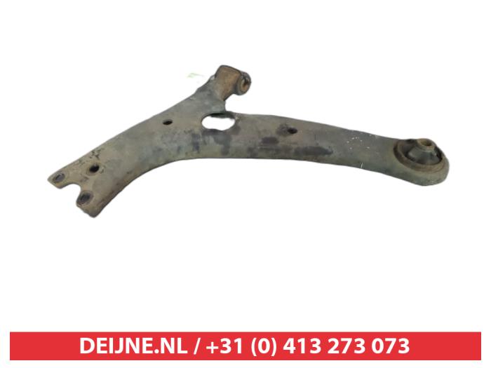 Toyota Celica Draagarm onder links-voor O381874