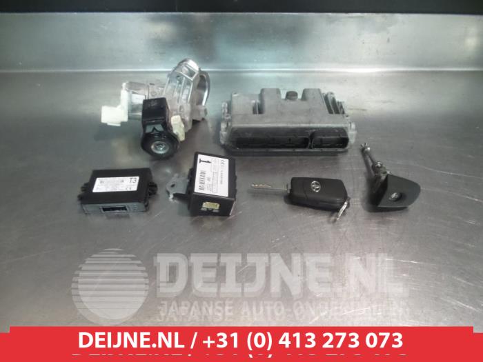 Toyota Yaris Kontaktslot+Sleutel O336106
