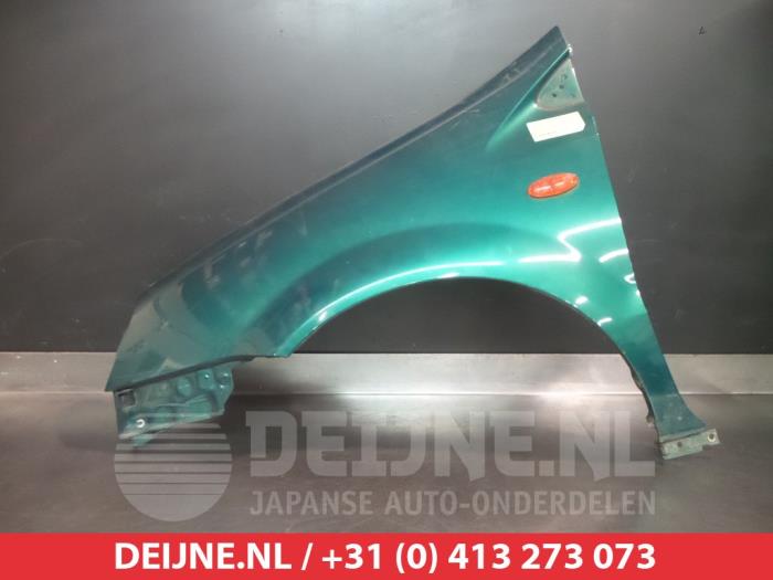Nissan Almera Tino Scherm links-voor O269508