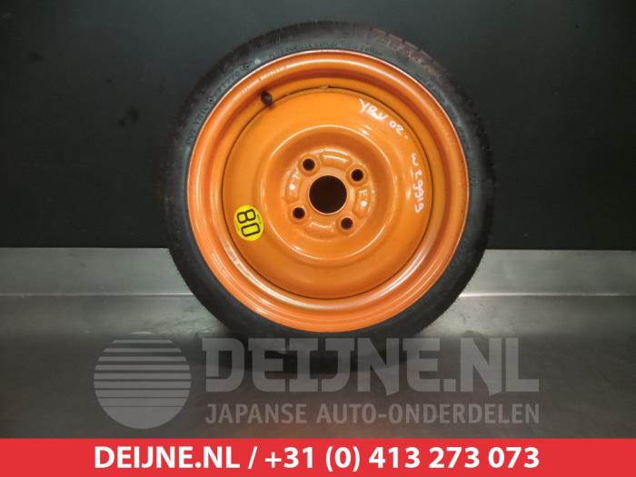 Daihatsu Young RV Space-saver spare wheel O328476