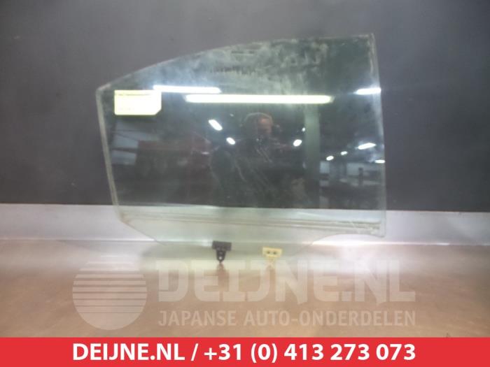 Nissan Primera Portierruit 4Deurs rechts-achter O288354