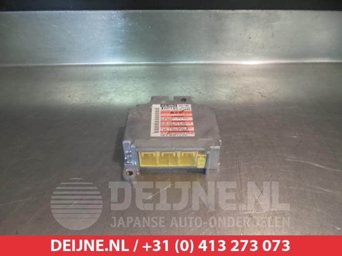 Airbag Module van een Suzuki Grand Vitara II (JT) 2.4 16V 2010