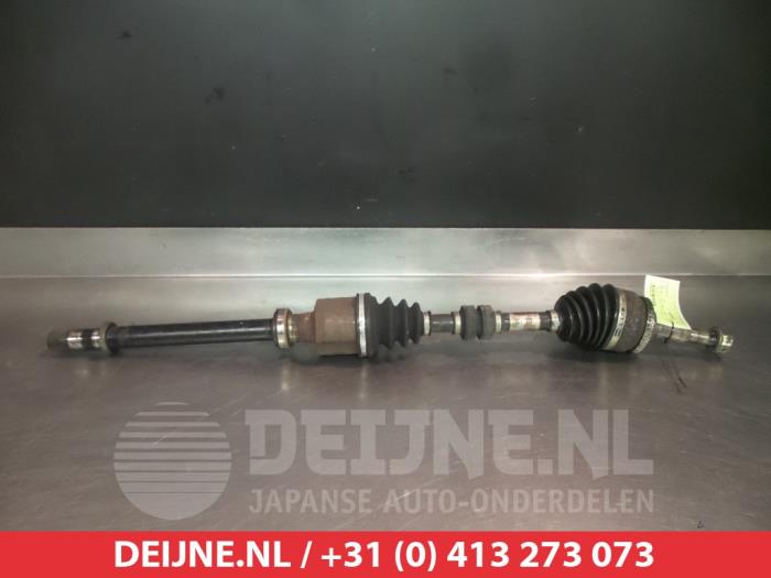 Nissan Primera Aandrijfas rechts-voor O319260
