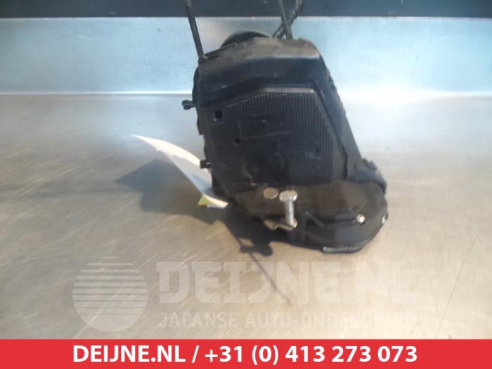 Daihatsu Materia Deurslot Mechaniek 4Deurs links-achter O280432