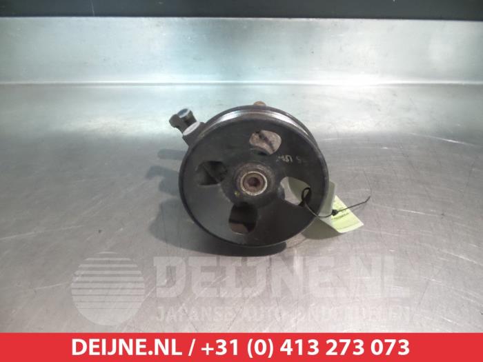 Kia Sorento Power steering pump O331318