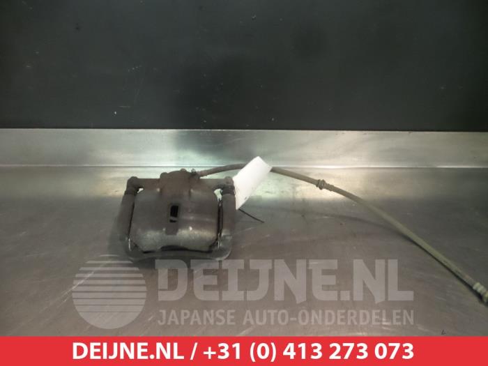 Nissan Qashqai Remklauw (Tang) links-voor O324912