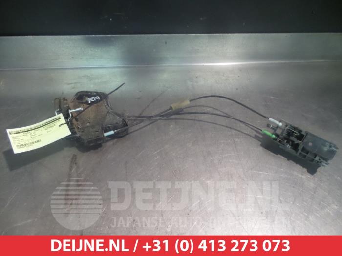 Toyota Hilux Deurslot Mechaniek 4Deurs rechts-achter O281821