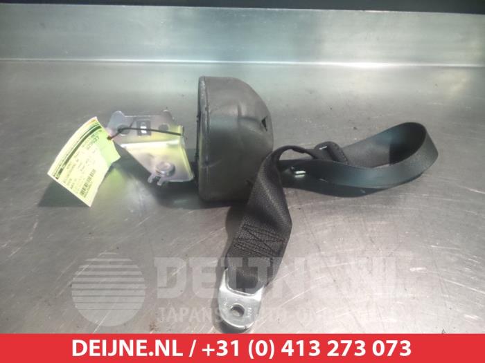 Toyota Auris Rear seatbelt, right O316094