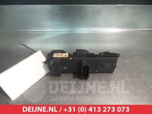 Toyota Avensis Combischakelaar ramen O312447 foto 2