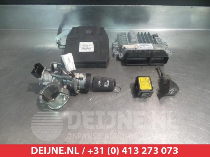 Hyundai IX20 Engine management computer O344391
