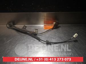 Gebruikte Sensor ABS Lexus IS (E1) 200 2.0 24V Prijs € 25,00 Margeregeling aangeboden door V.Deijne Jap.Auto-onderdelen BV
