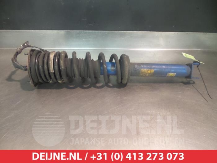 Nissan GT-R Stoßdämpferstrebe rechts hinten O377940