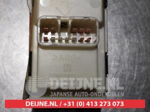 Subaru Justy Multi-functional window switch O311730 photo 2