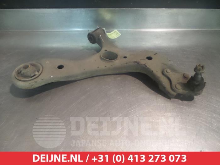 Toyota Verso Draagarm onder rechts-voor O382852