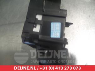 Toyota Verso-S Light switch O307515 photo 3